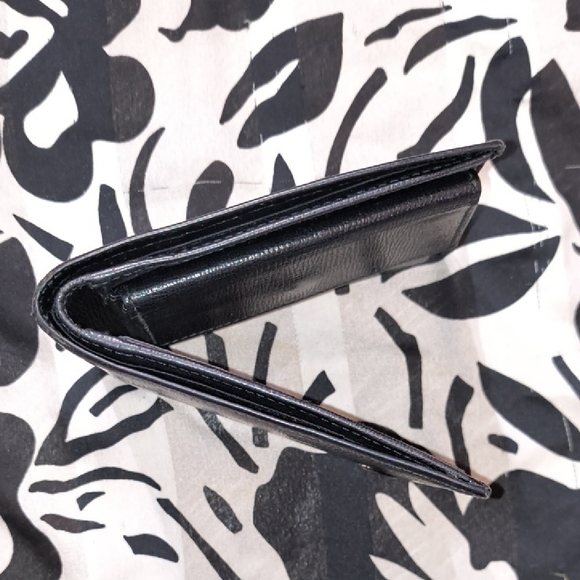 Gucci Wallet Black Leather with Silver Accent - Picture 6 of 11